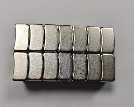 kaufen Bilden gebogene Bewegungsmagneten des Neodym-N48 für BLDC-Motor R52.4 X R41.3 X.25 Millimeter einen Bogen online manufacture