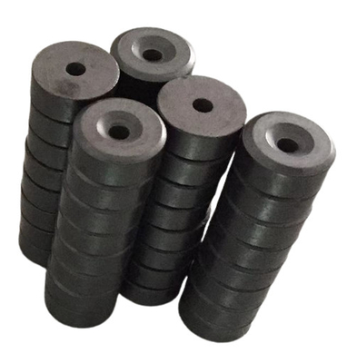 kaufen Kundenspezifischer keramischer Magnet des Ferrit-Topf-Y30BH mit angesenktem Loch D15.2 X H6 X d3.2 X d8 online manufacture