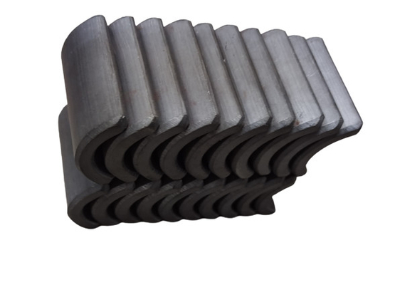 kaufen Kundenspezifischer industrieller Bogen-Form-Ferrit-Magnet für Motor des Deckenlüfter-BLDC online manufacture