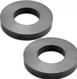 kaufen Hartes Ferrit-industrielle Stärke/langlebiges Gut ringsum keramische Magnet-Ringe online manufacture