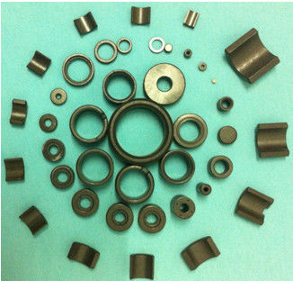 kaufen Kundengebundener verschiedene Form-isotroper gesinterter keramischer Ferrit-Magnet online manufacture